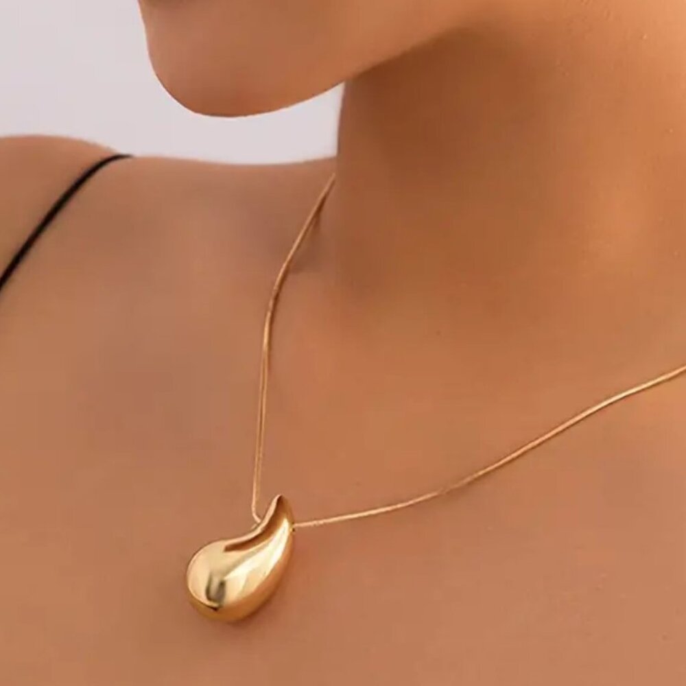 Gold Plated Beautiful Water Drop Necklace